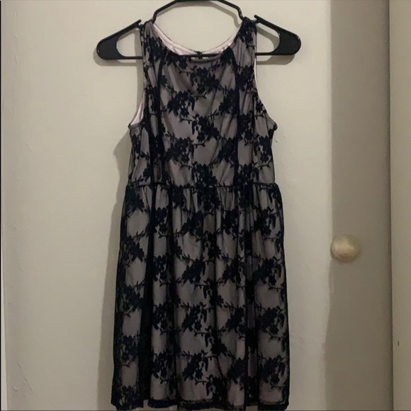 Black laced dress. - Picture 1 of 2